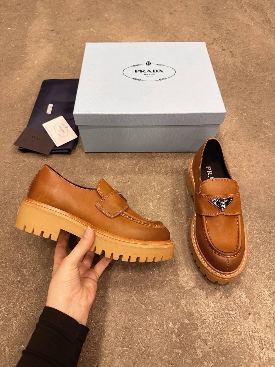 Prada Deri Mokasen - Glimmer of Luxury