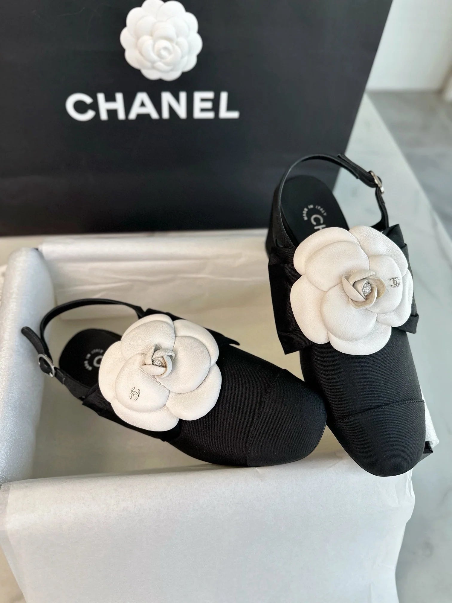 24S Sandalet - Glimmer of Luxury