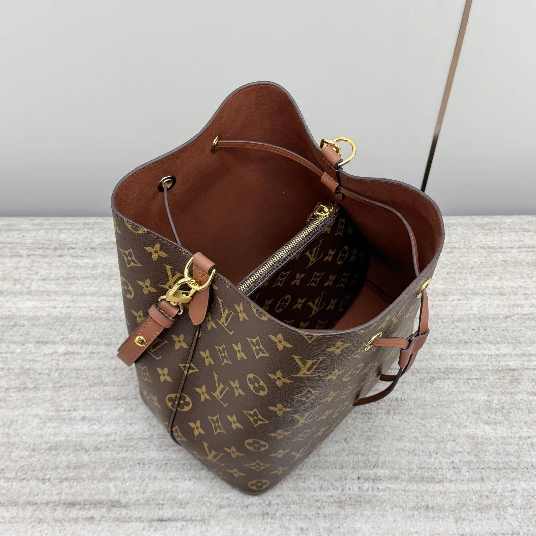 NÉONOÉ - Glimmer of Luxury