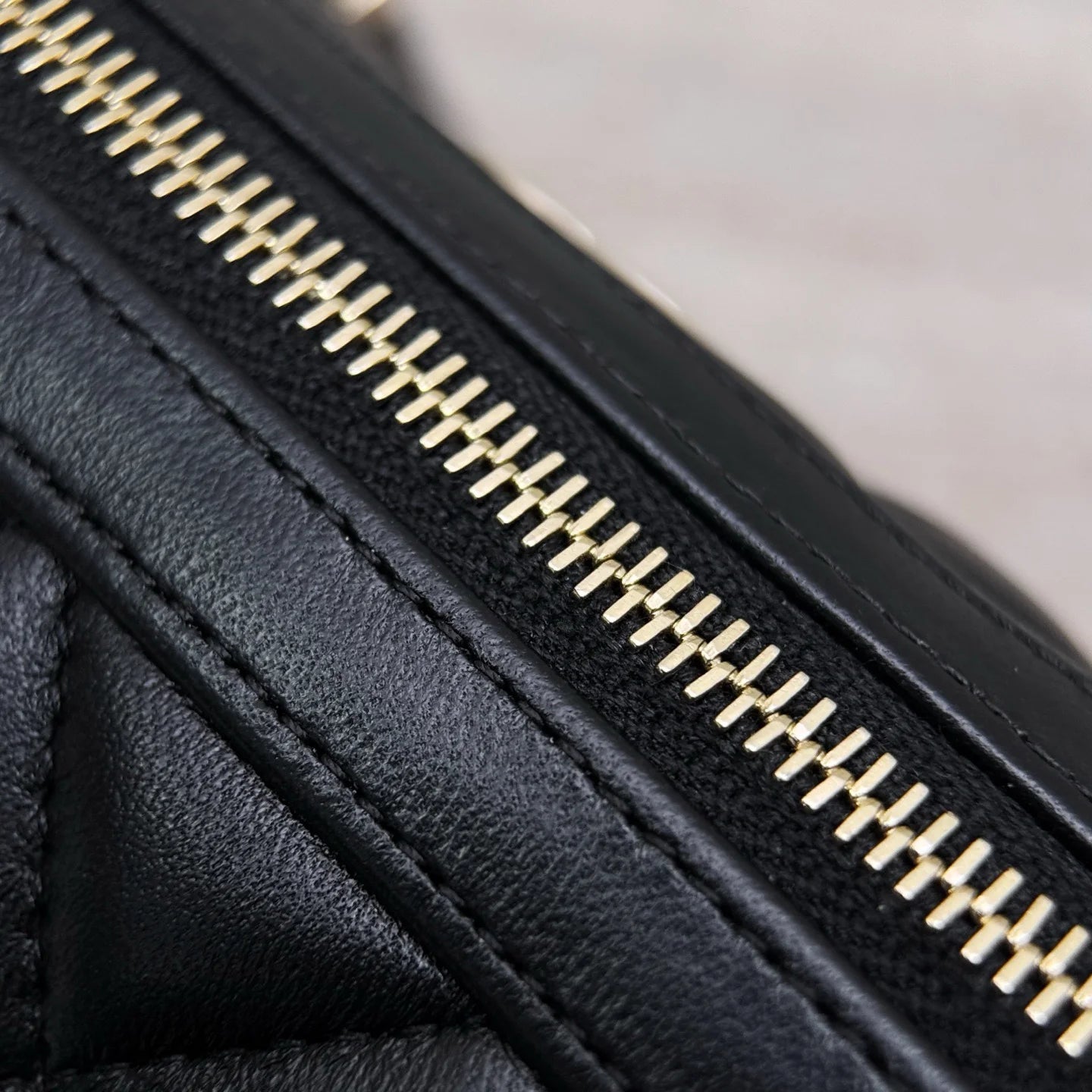 25C Mini Boston Çanta - Glimmer of Luxury