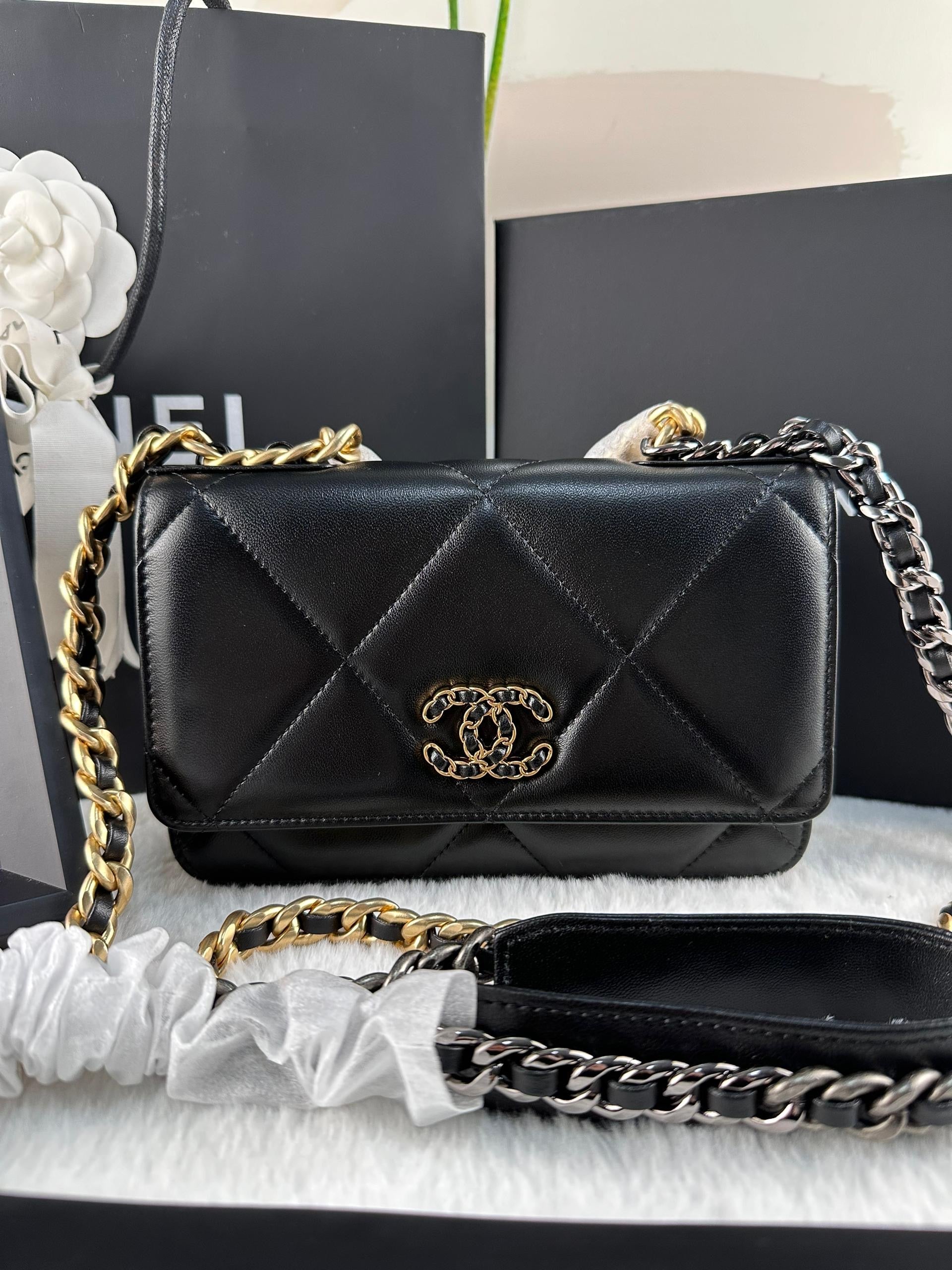 Chanel 19 Zincirli Cüzdan - Glimmer of Luxury