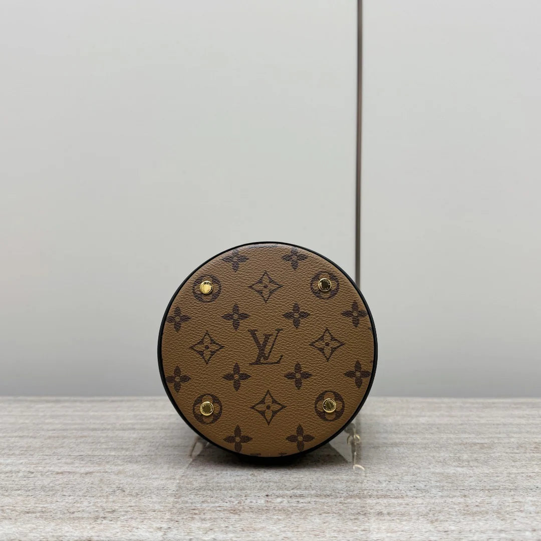 Canoé - Glimmer of Luxury