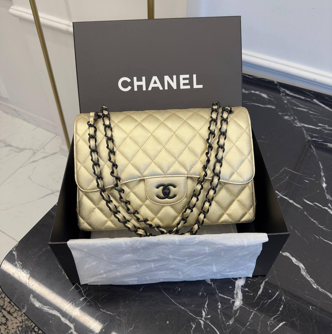 Chanel Altın Metalik Büyük Boy Klasik Çanta - Glimmer of Luxury