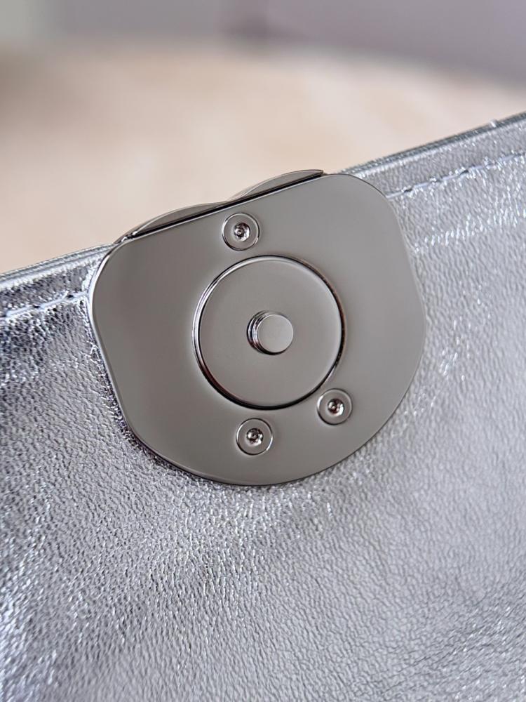 Chanel 25C Chain Handbag 