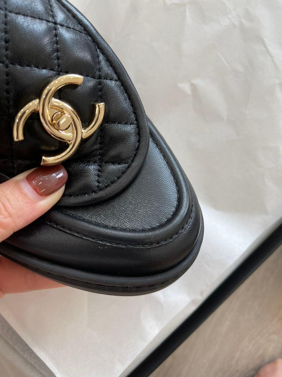 Chanel CC Dönüş Kilitli Deri Kapitone Siyah Loafer - Glimmer of Luxury