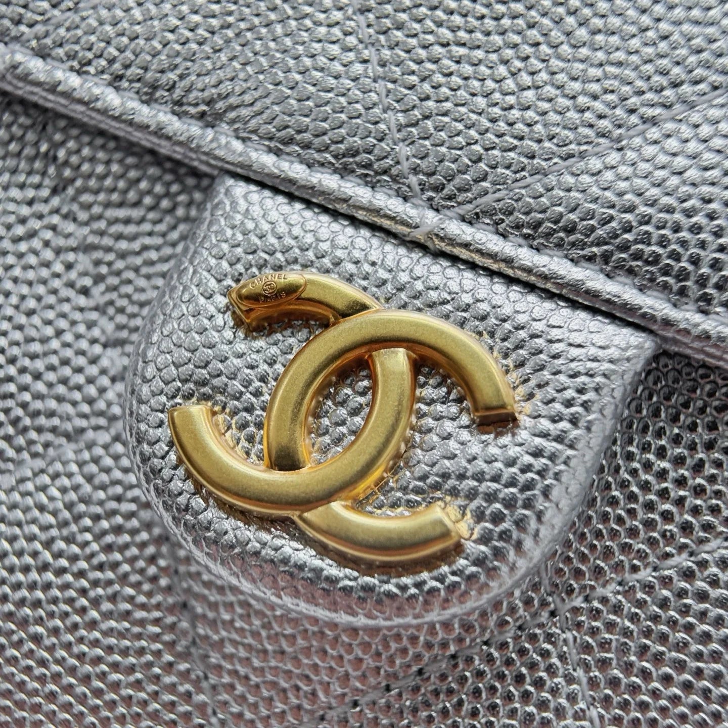 Chanel 25C Orta Boy Hobo Seyahat Çantası - Glimmer of Luxury