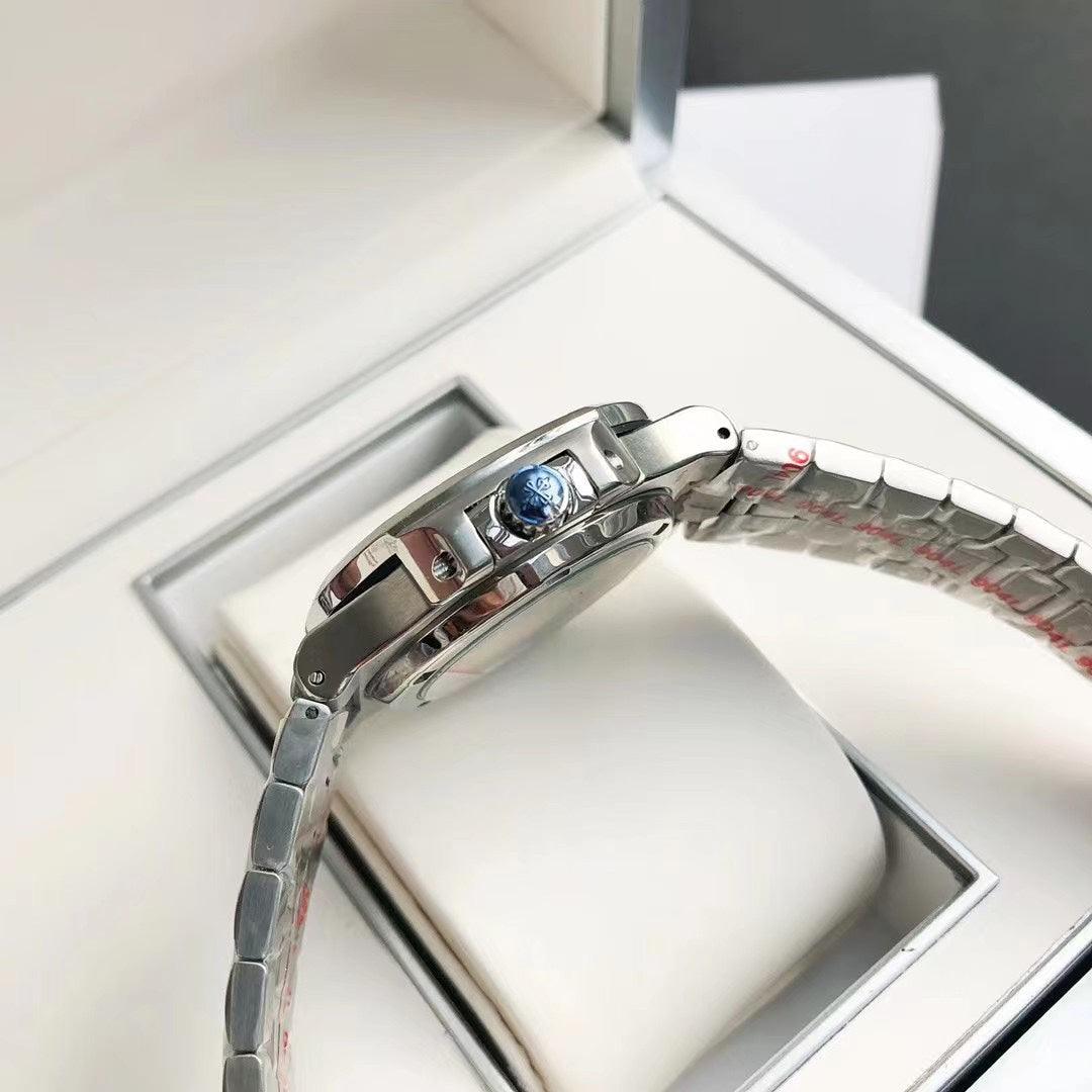 Patek Philippe Nautilus Saat - Glimmer of Luxury