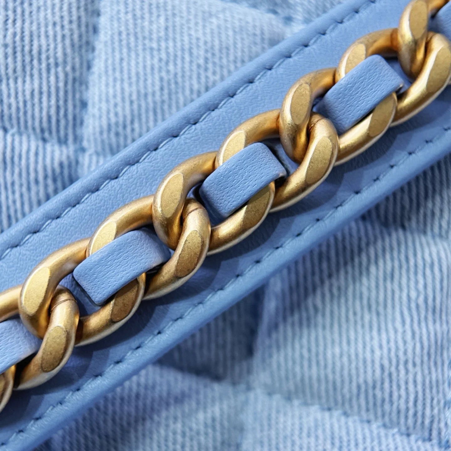 Chanel 25C Büyük Hobo Seyahat Çantası - Glimmer of Luxury