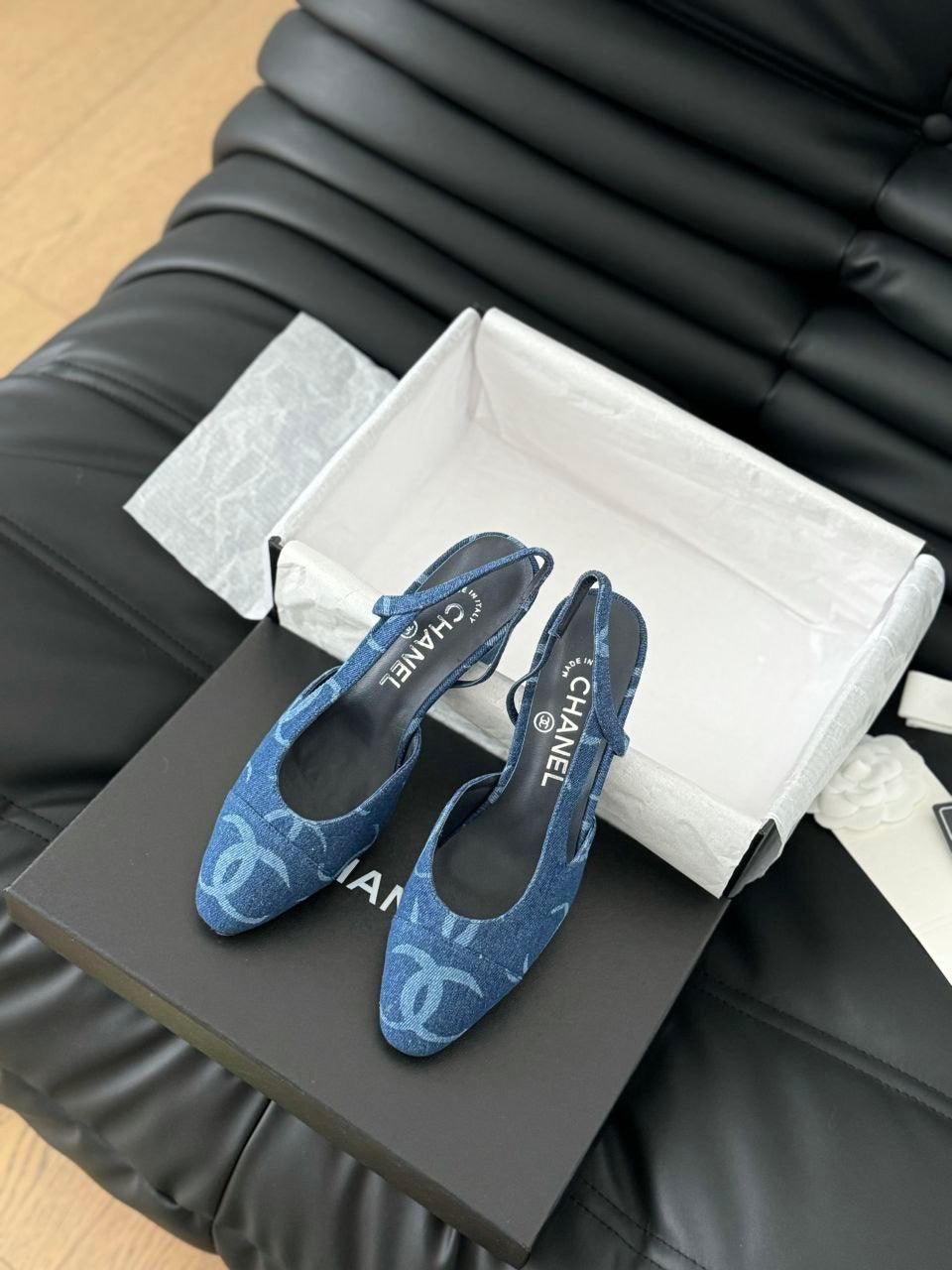 Chanel Denim Kap Burunlu Koyu Denim Topuktan Bağlamalı Sırtı Açık Ayakkabı - Glimmer of Luxury