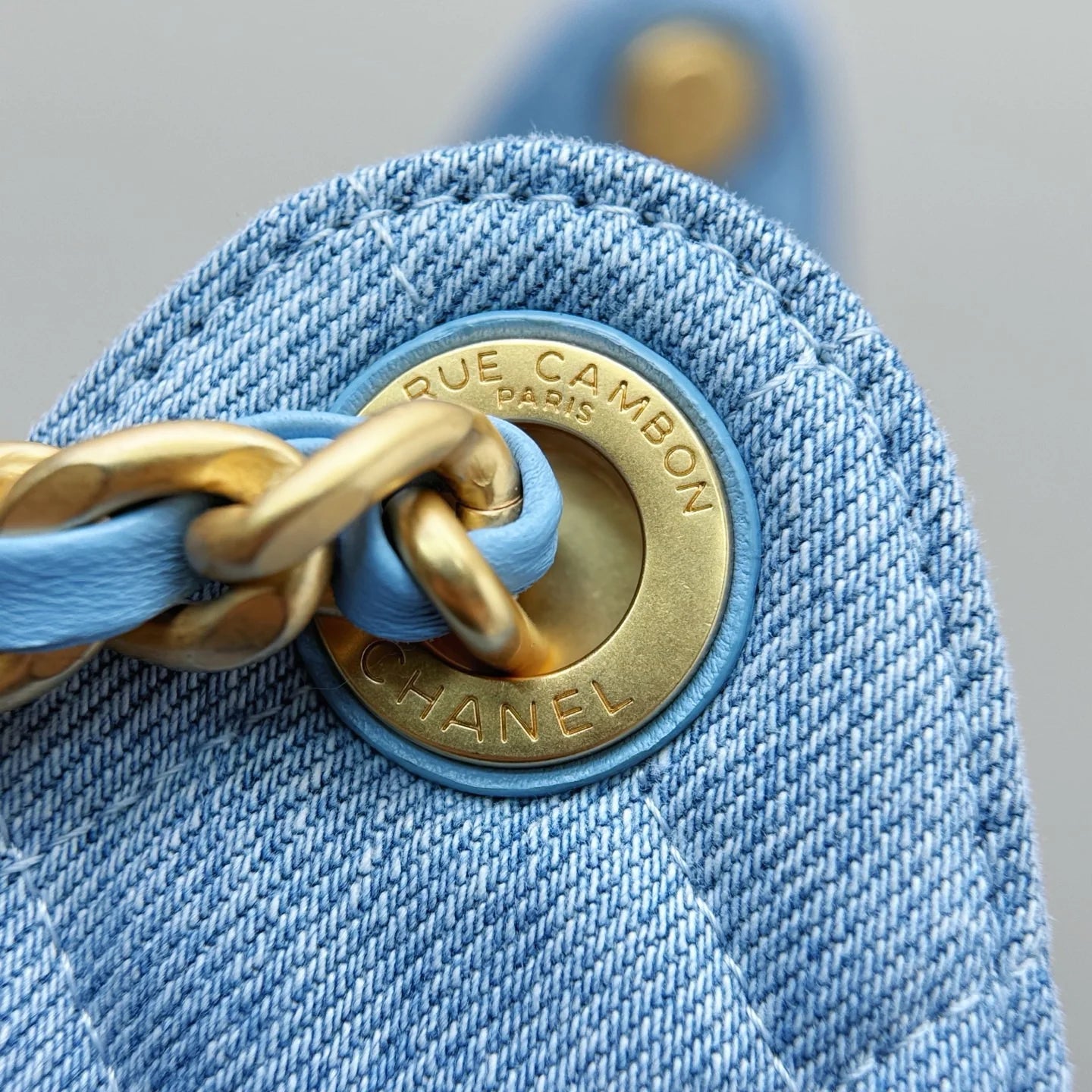 Chanel 25C Orta Boy Hobo Seyahat Çantası - Glimmer of Luxury