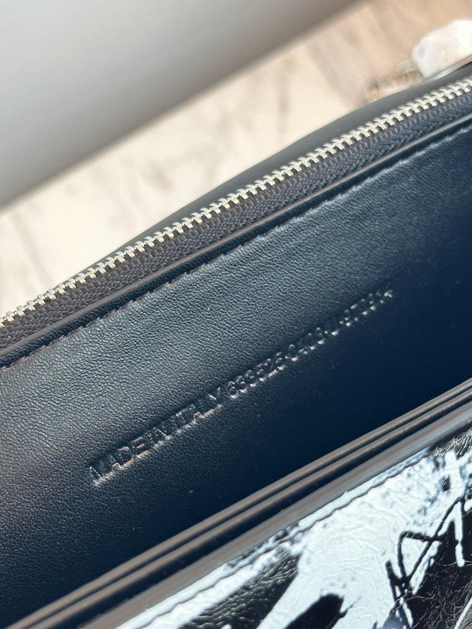 Balenciaga - Kum Saati Küçük Baskılı Deri Omuz Çantası - Glimmer of Luxury