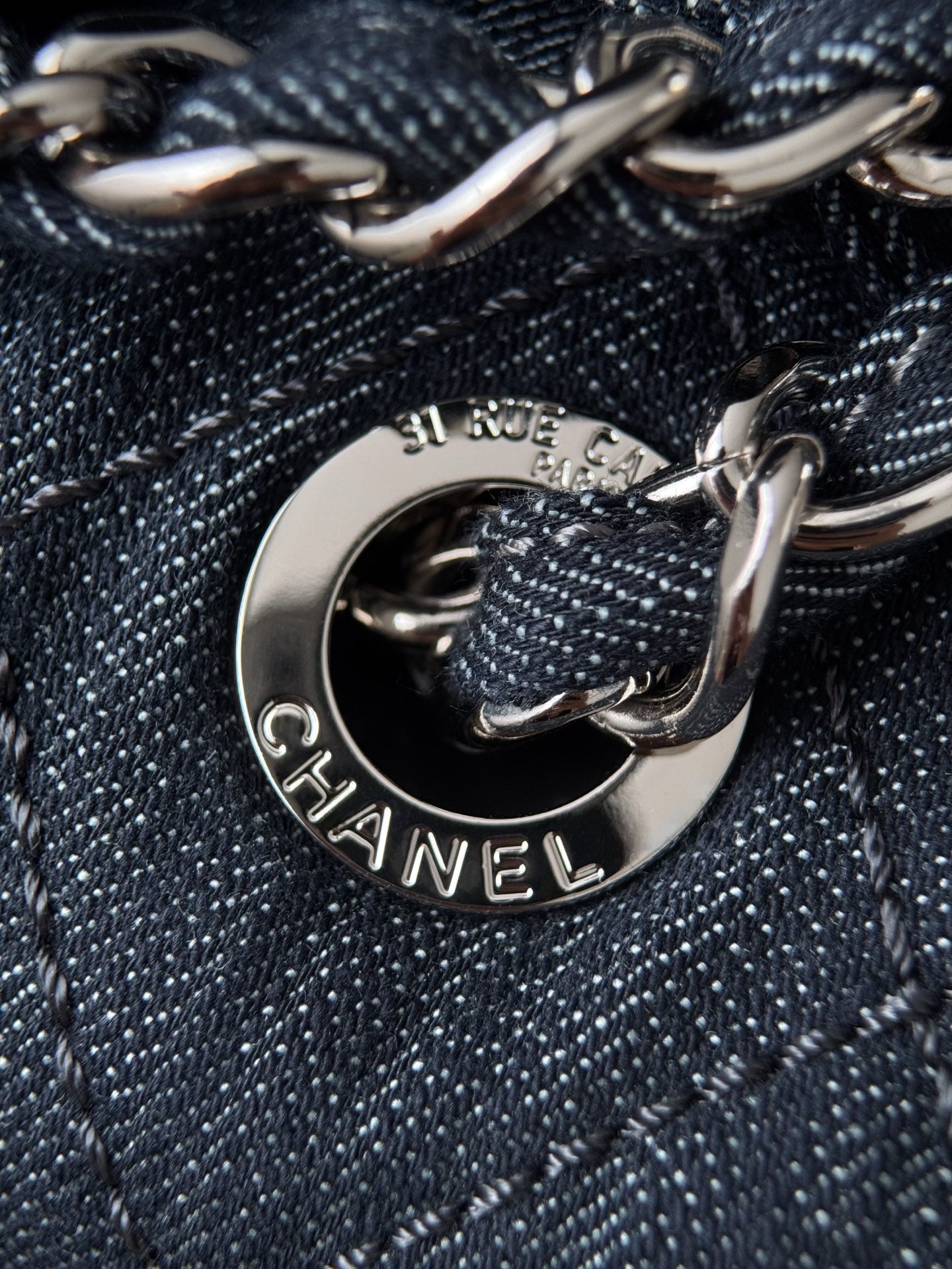 حقيبة شانيل دينيم جامبو بوستاسي