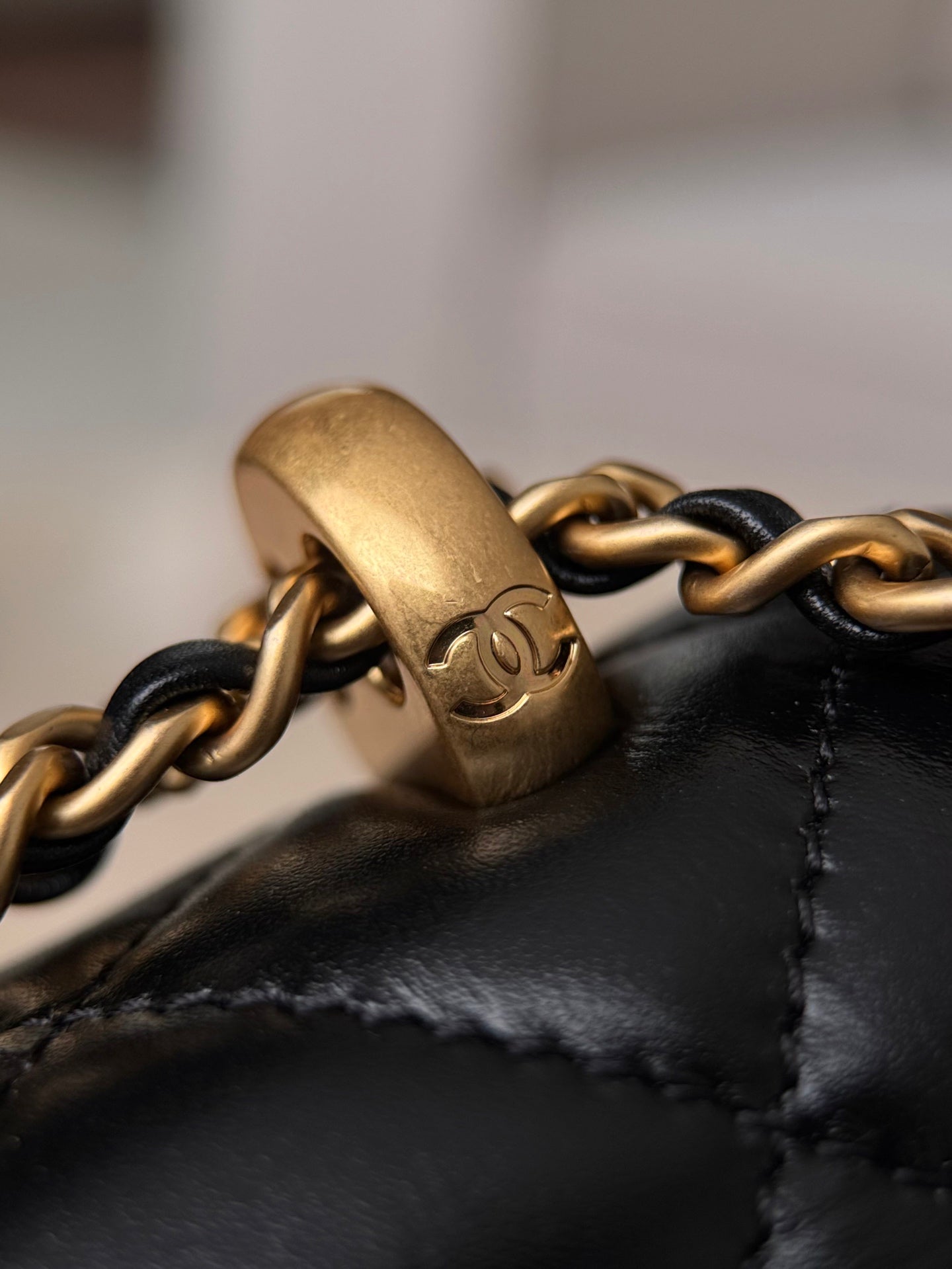 Chanel Mini Çift إنسي إزميسي 19cm جلد بقر أسود GHW