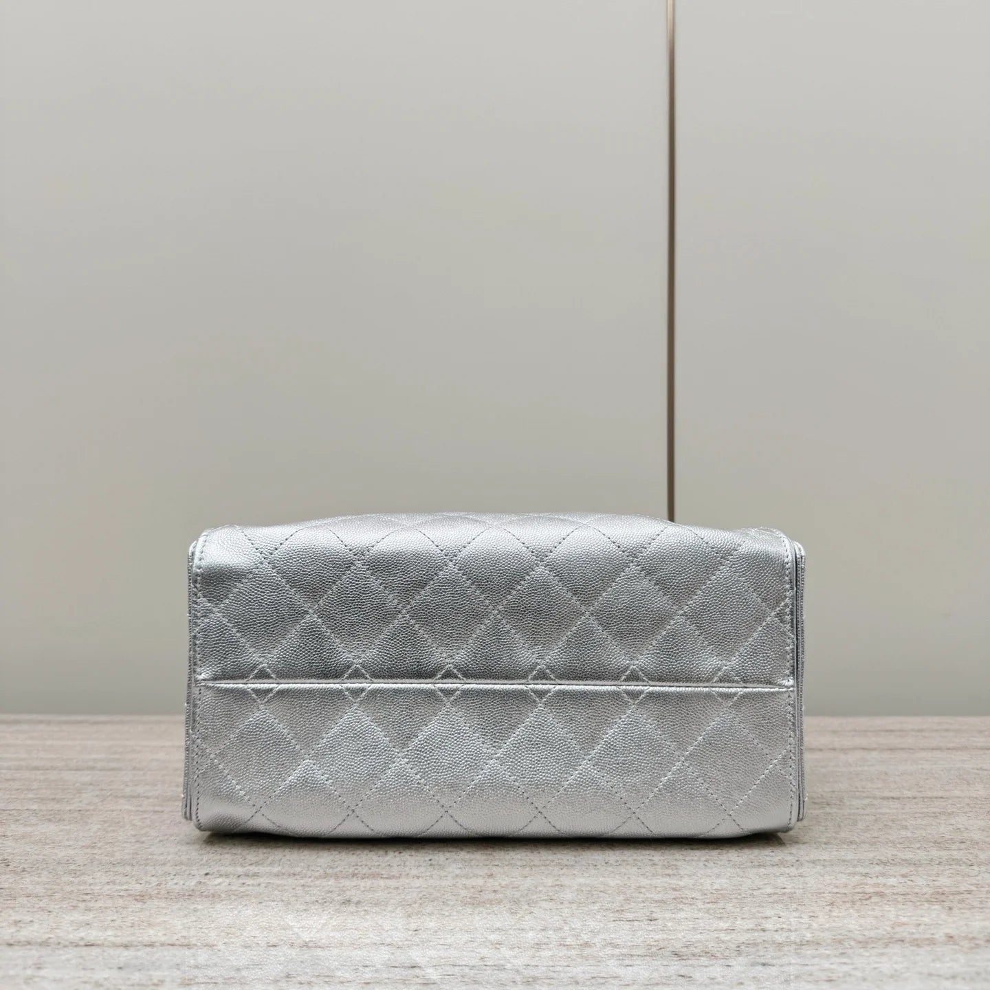 Chanel 25C Orta Boy Hobo Seyahat Çantası - Glimmer of Luxury