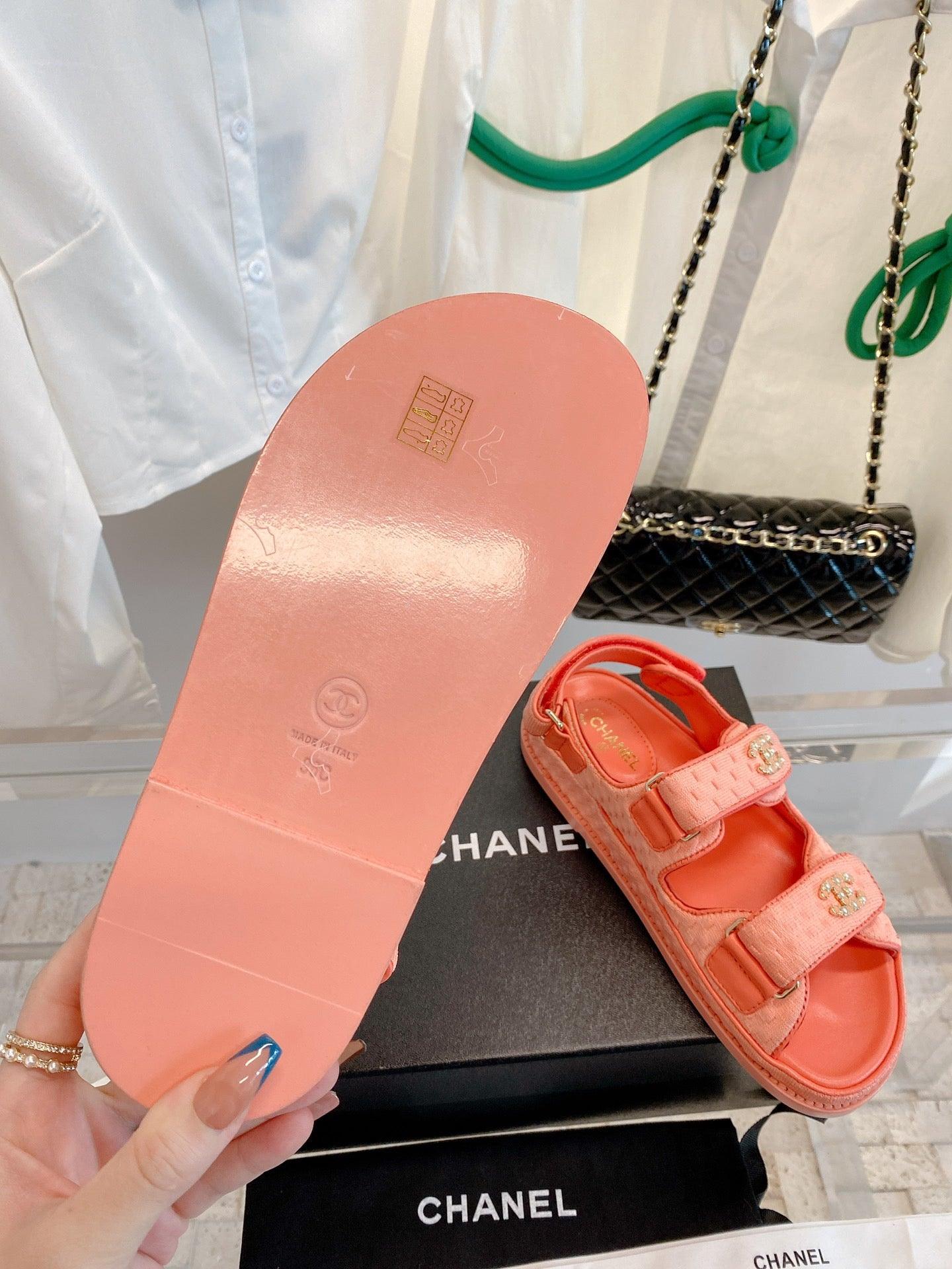 Chanel Pembe Örme Kumaş Baba Sandalet - Glimmer of Luxury