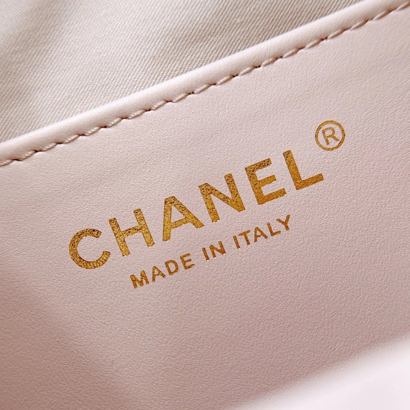 Chanel 25C Orta Boy Hobo Seyahat Çantası - Glimmer of Luxury