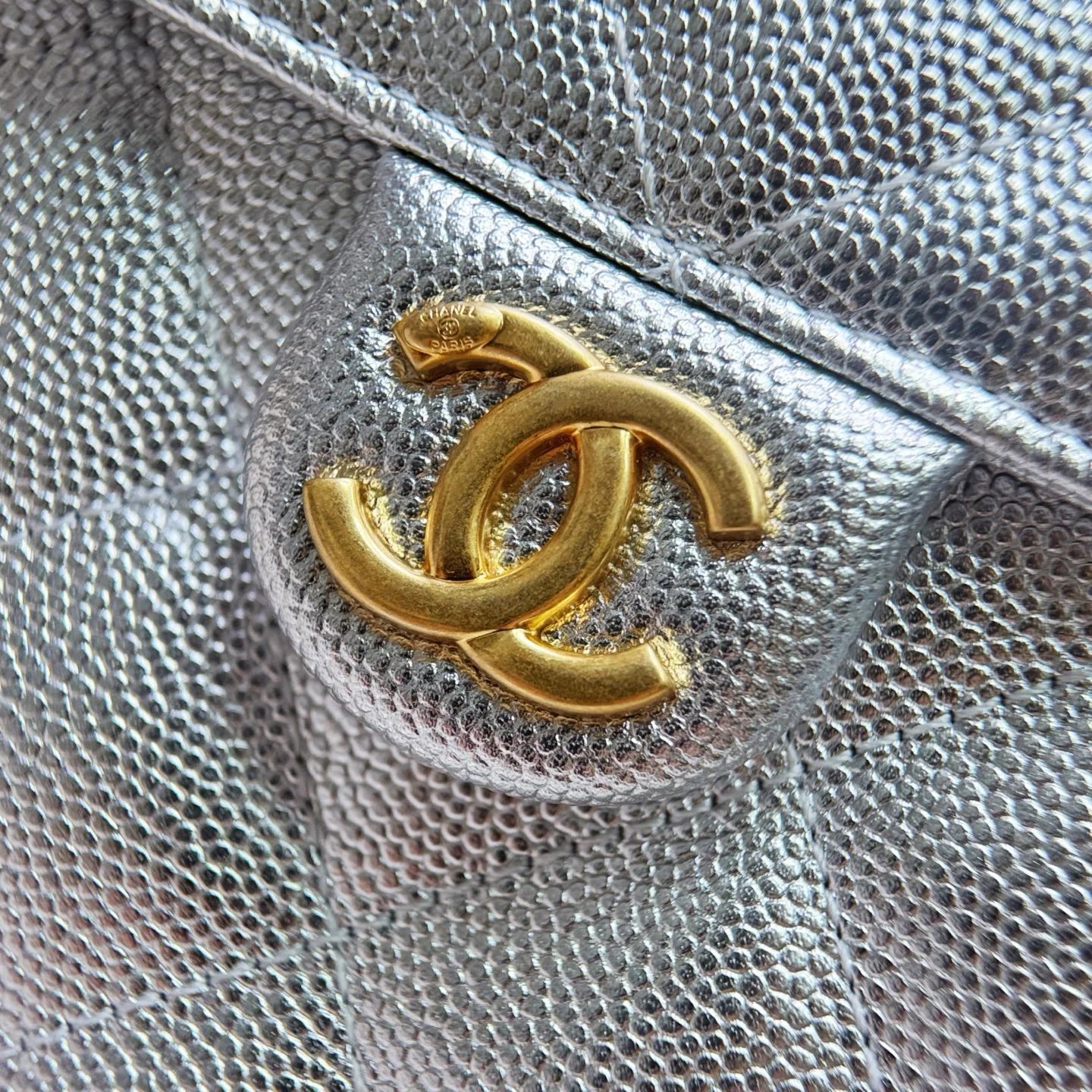 Chanel 25C Büyük Hobo Seyahat Çantası - Glimmer of Luxury
