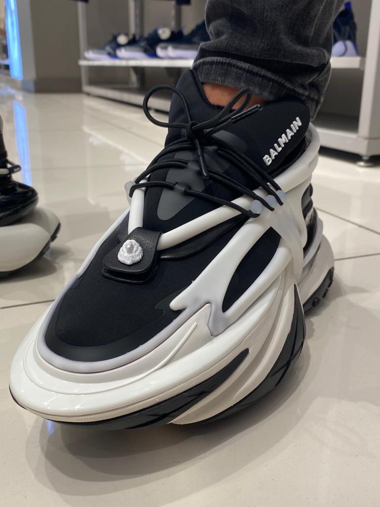 Balmain Unicorn Spor Ayakkabı - Siyah & Beyaz - Glimmer of Luxury