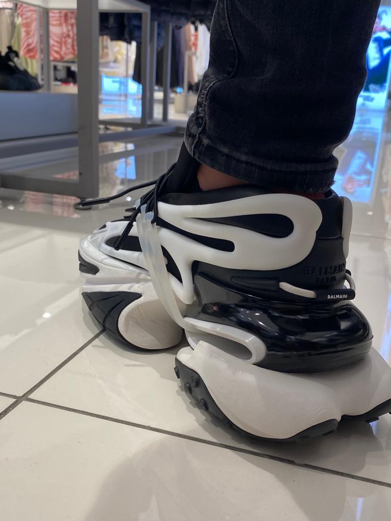 Balmain Unicorn Spor Ayakkabı - Siyah & Beyaz - Glimmer of Luxury