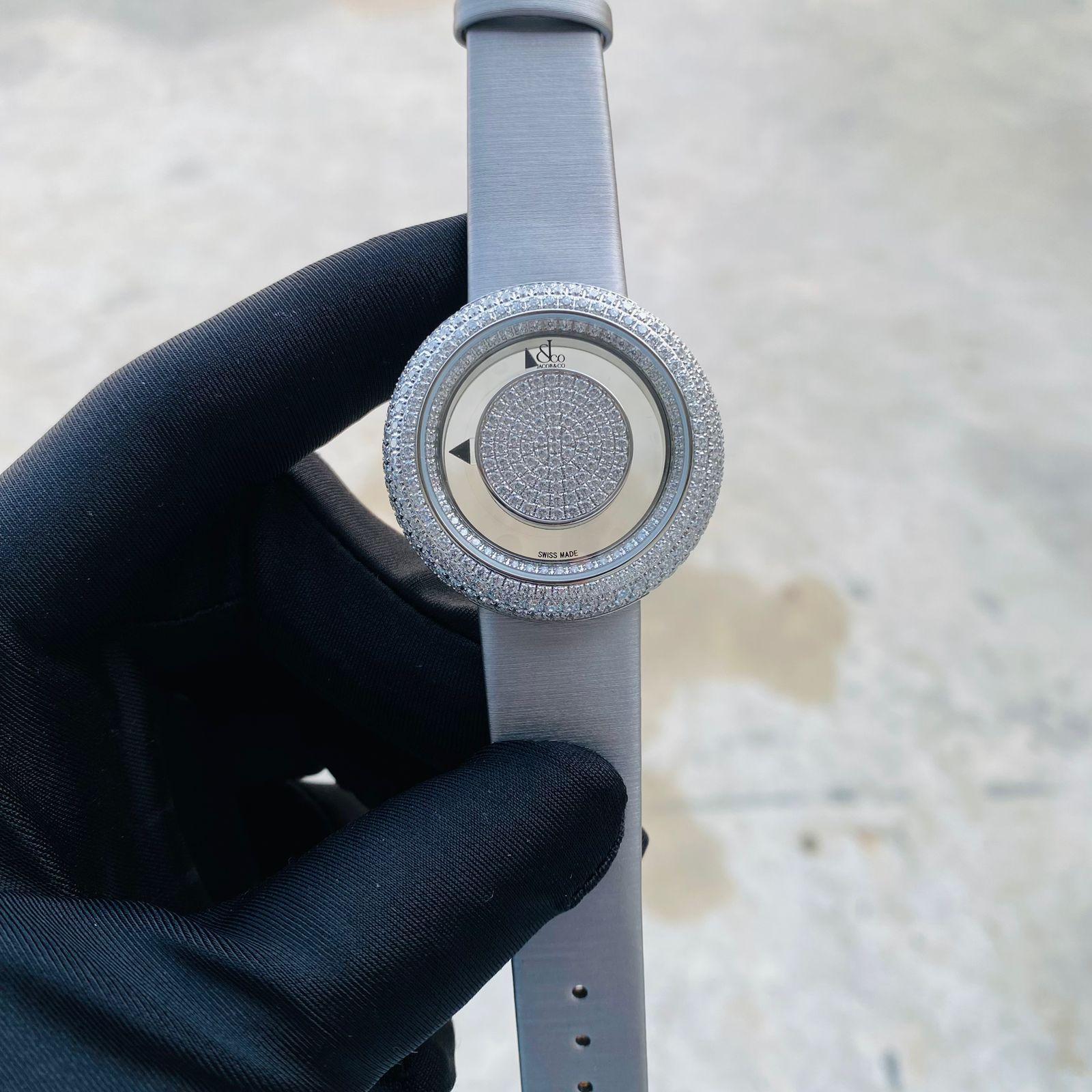 Jacob & Co Brilliant BM556.40.RD.RD.ABSAA - Glimmer of Luxury