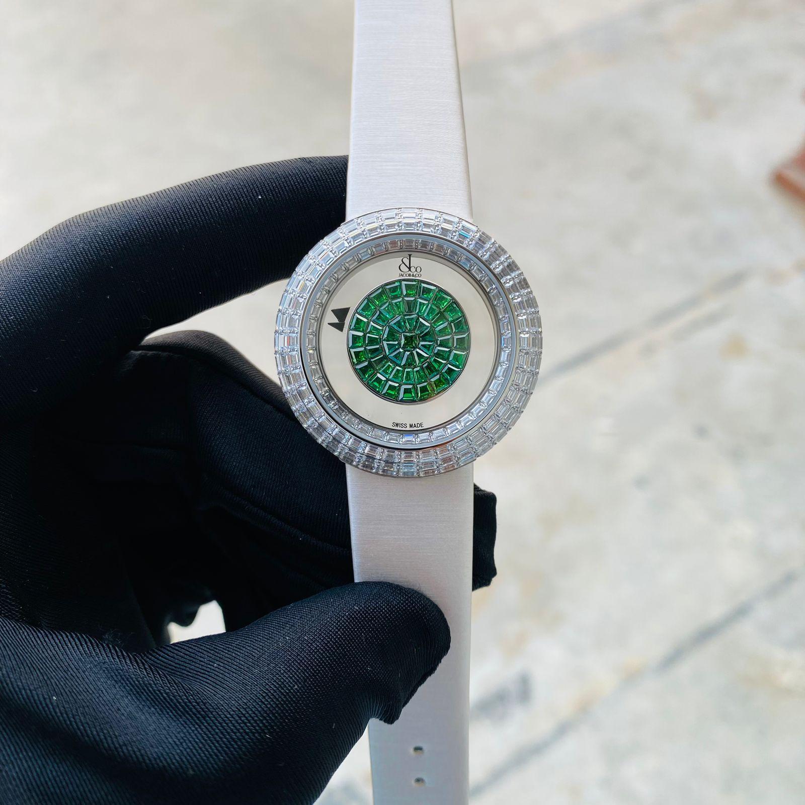 Jacob & Co Brilliant BM556.40.RD.RD.ABSAA - Glimmer of Luxury