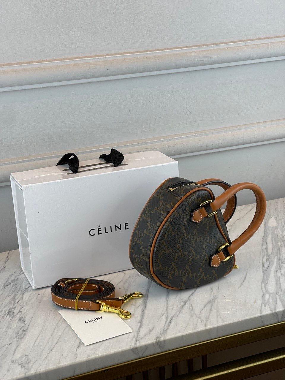 Celine Orta Kalp Triomphe Tuval ve Dana Derisi Tan - Glimmer of Luxury