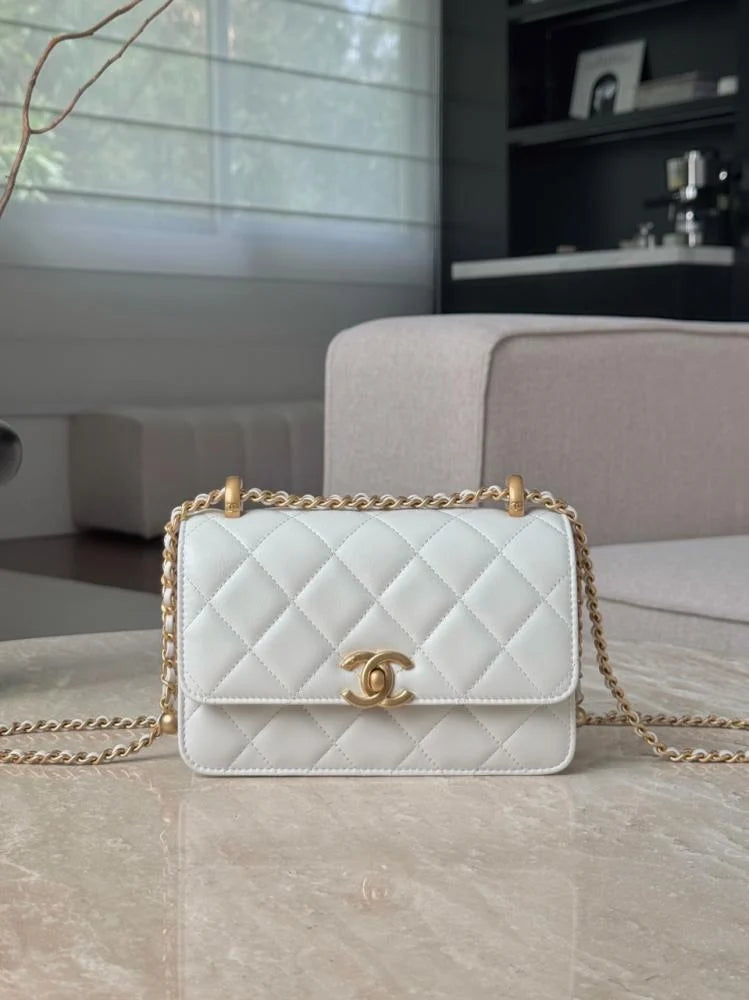 Chanel Mini Çift İnci Ezmesi 19cm Beyaz Dana Derisi GHW