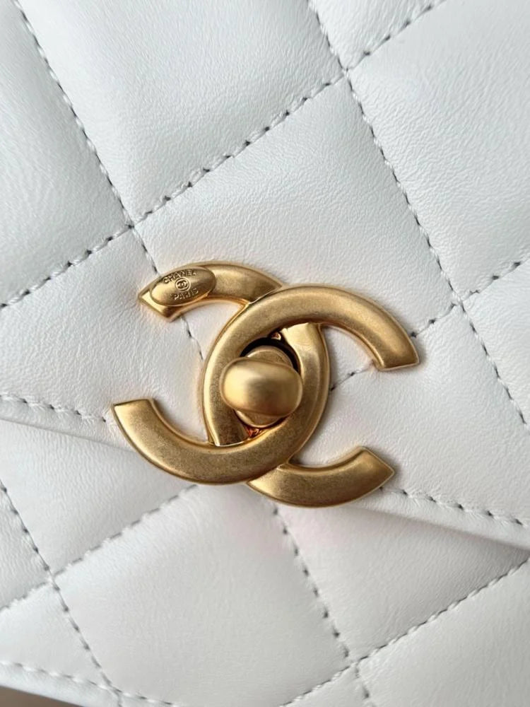 Chanel Mini Çift İnci Ezmesi 19cm Beyaz Dana Derisi GHW