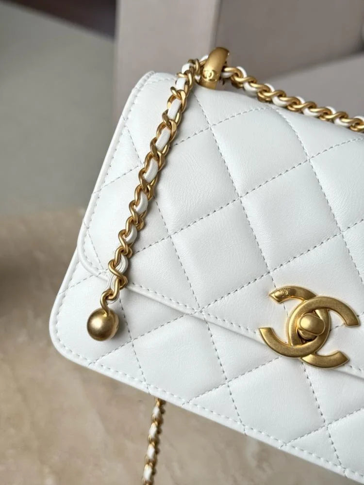 Chanel Mini Çift İnci Ezmesi 19cm Beyaz Dana Derisi GHW