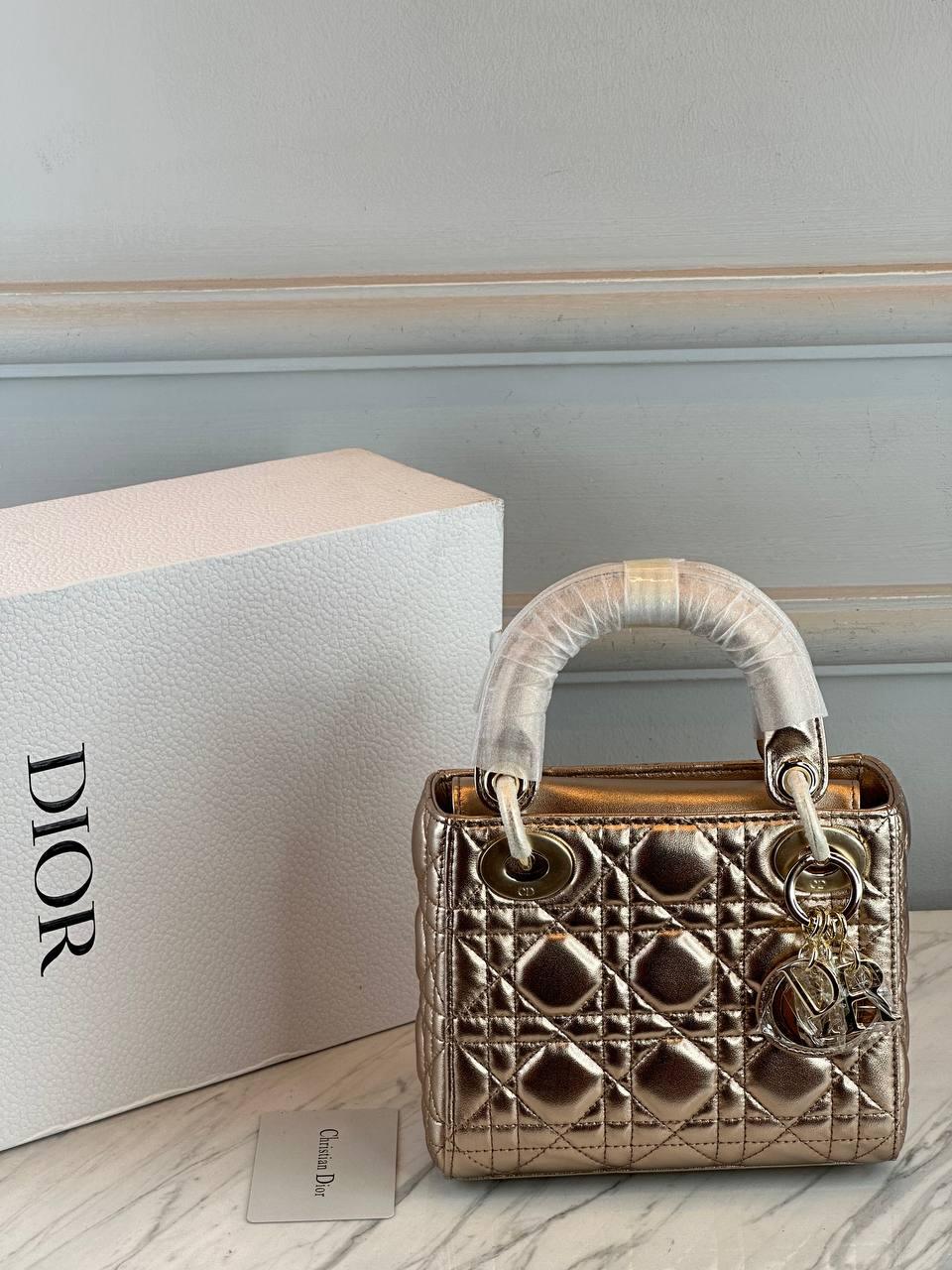 Dior Lady Pembe Yanardöner ve Metalik Cannage Kuzu Derisi Çanta - Glimmer of Luxury