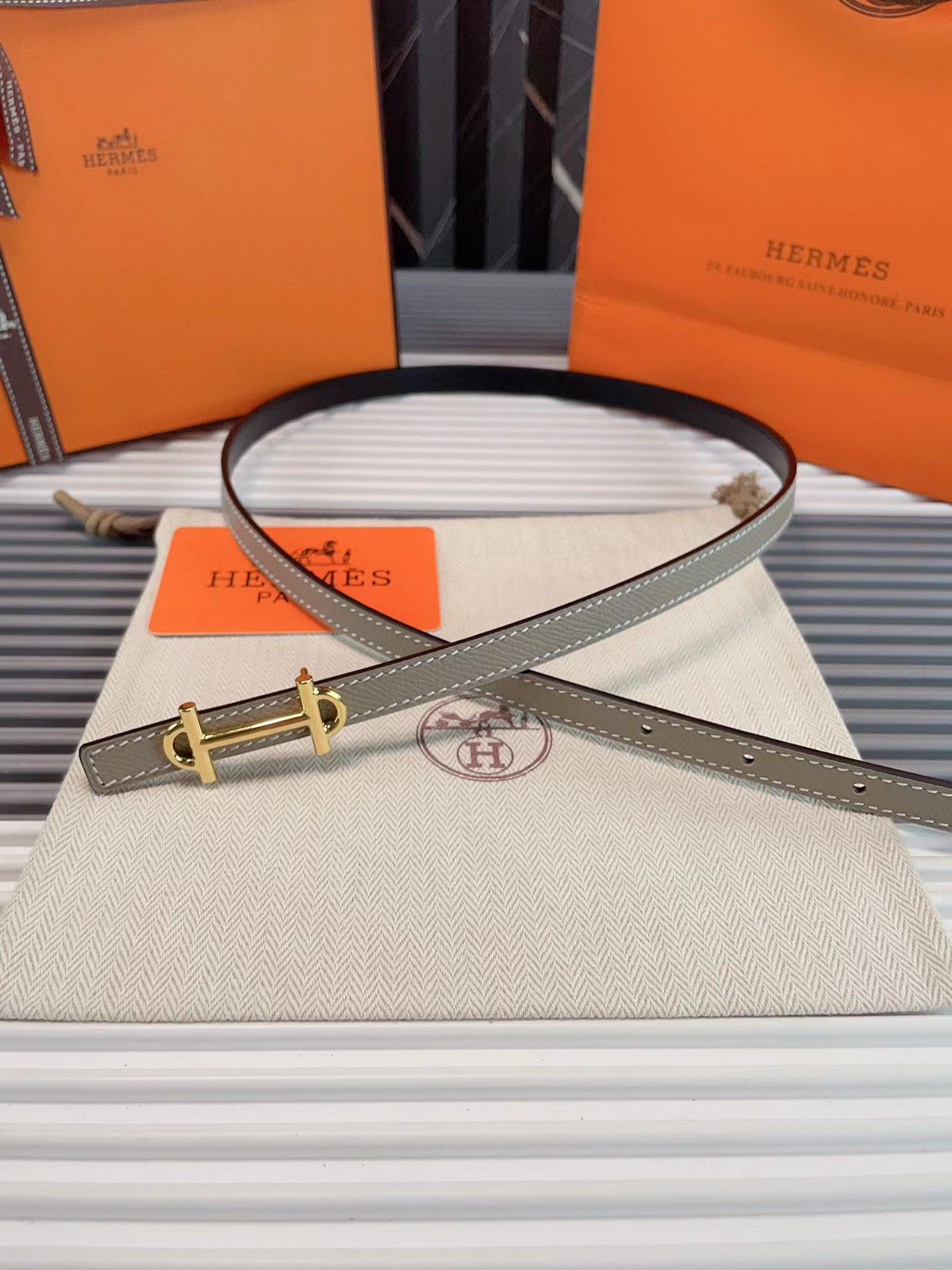 Hermes Gama Kemer Tokası ve Deri Kayış - Glimmer of Luxury