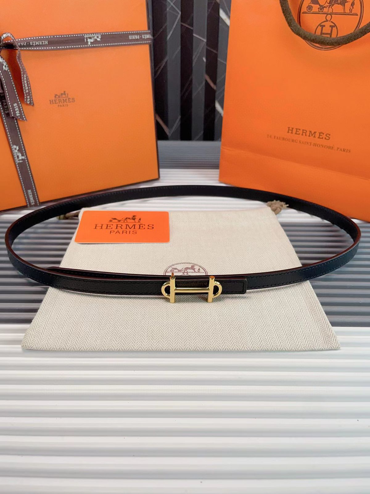 Hermes Gama Kemer Tokası ve Deri Kayış - Glimmer of Luxury