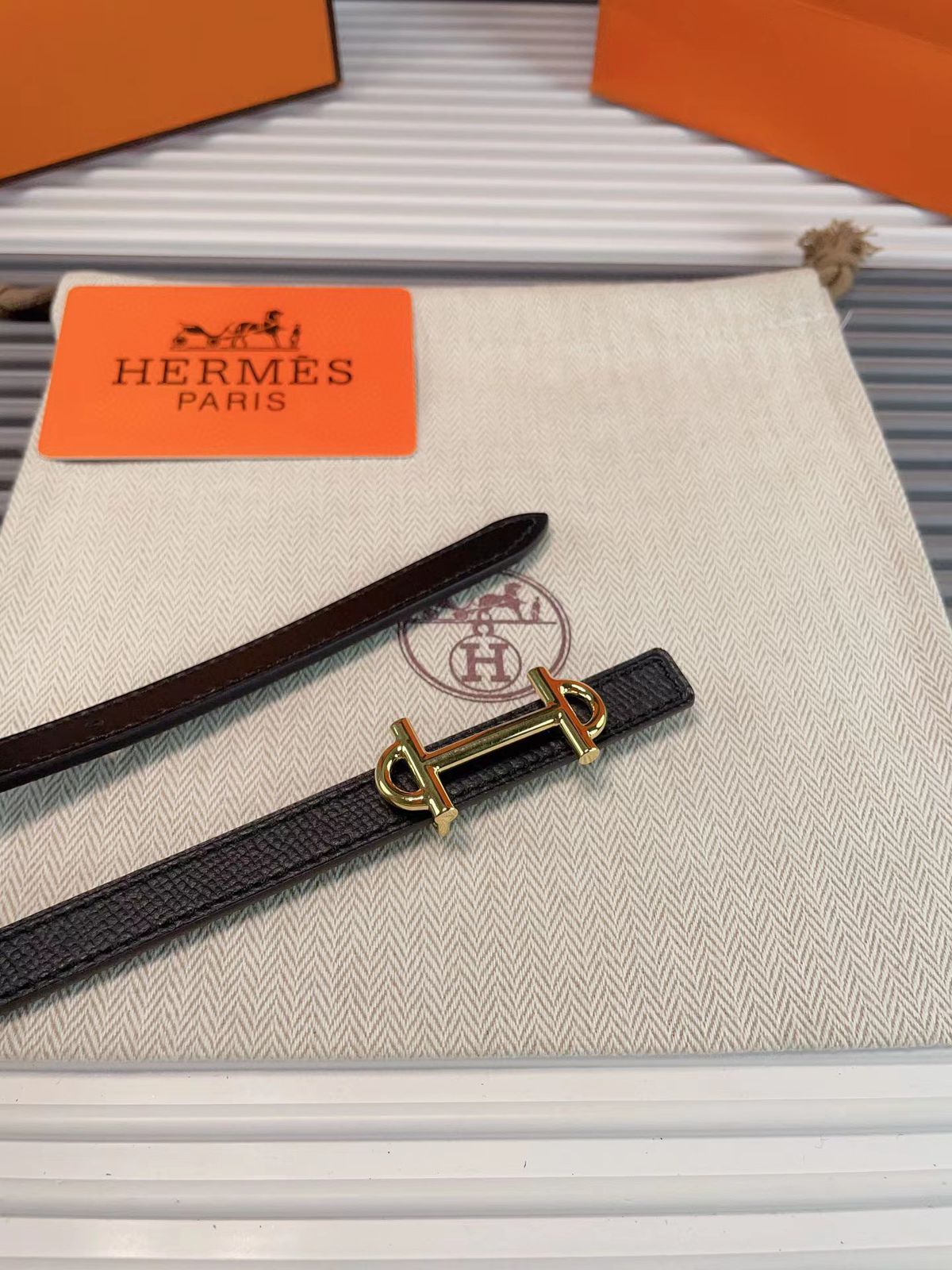Hermes Gama Kemer Tokası ve Deri Kayış - Glimmer of Luxury