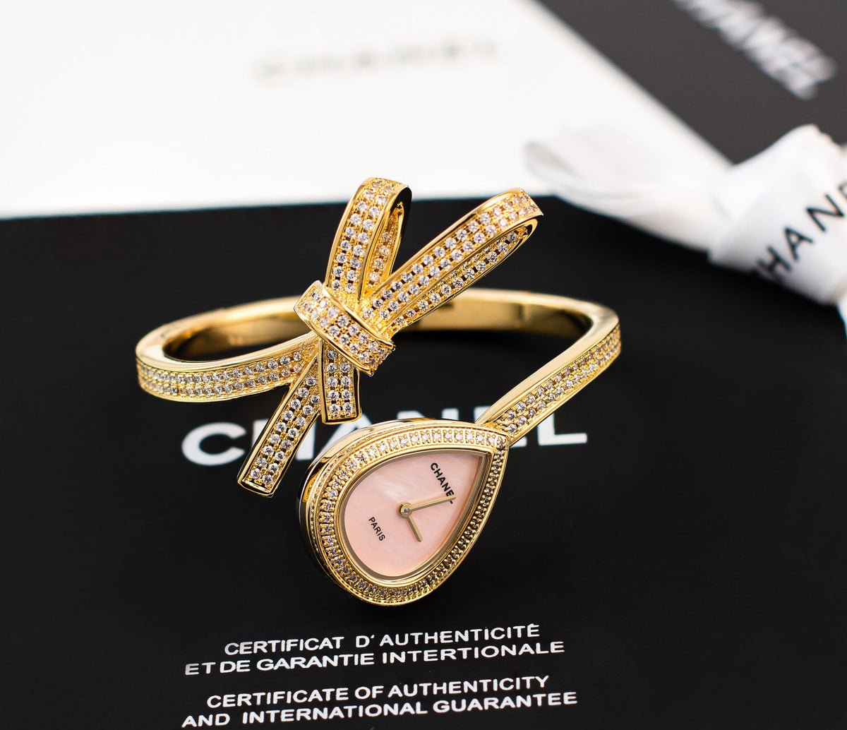 Kadınlar İçin Chanel Kristal Altın Saat