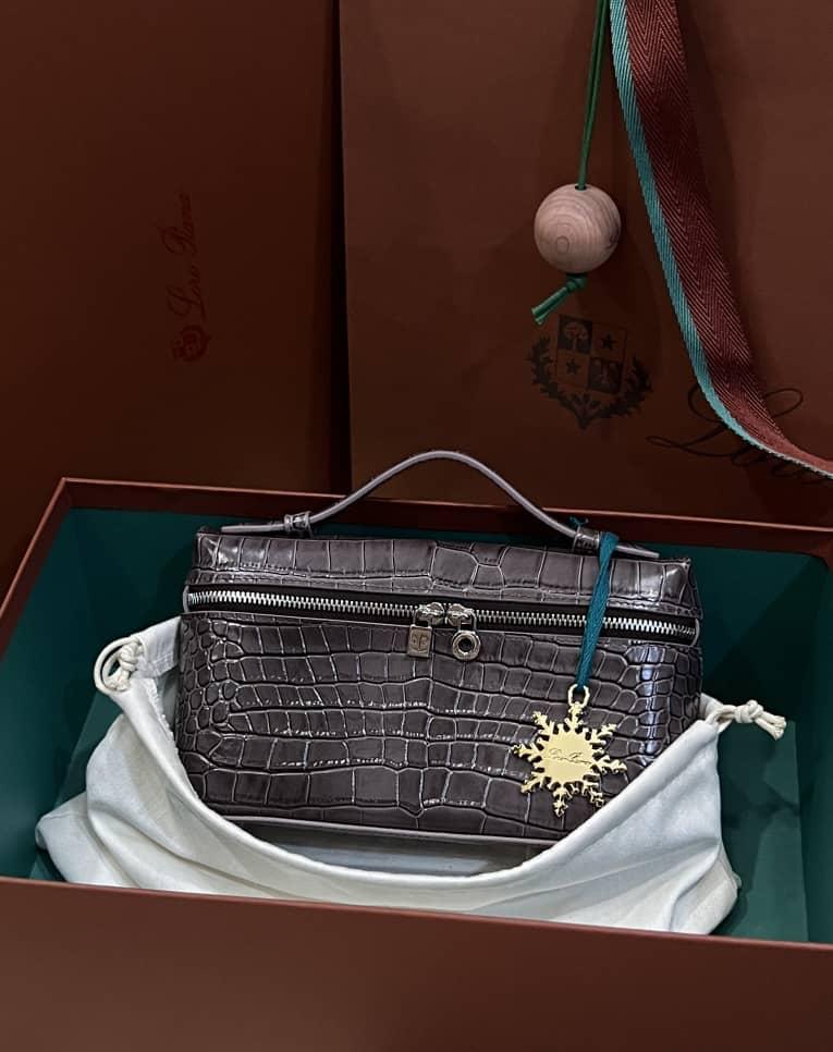 Loro Piana Ekstra Cep 19 Timsah Derisi Çanta - Glimmer of Luxury