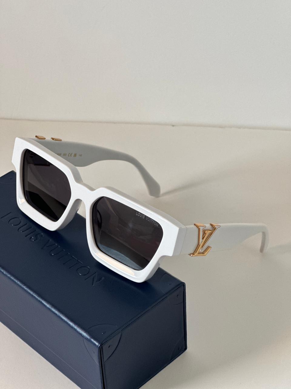 Louis Vuitton Şık Kare Güneş Gözlüğü - Glimmer of Luxury