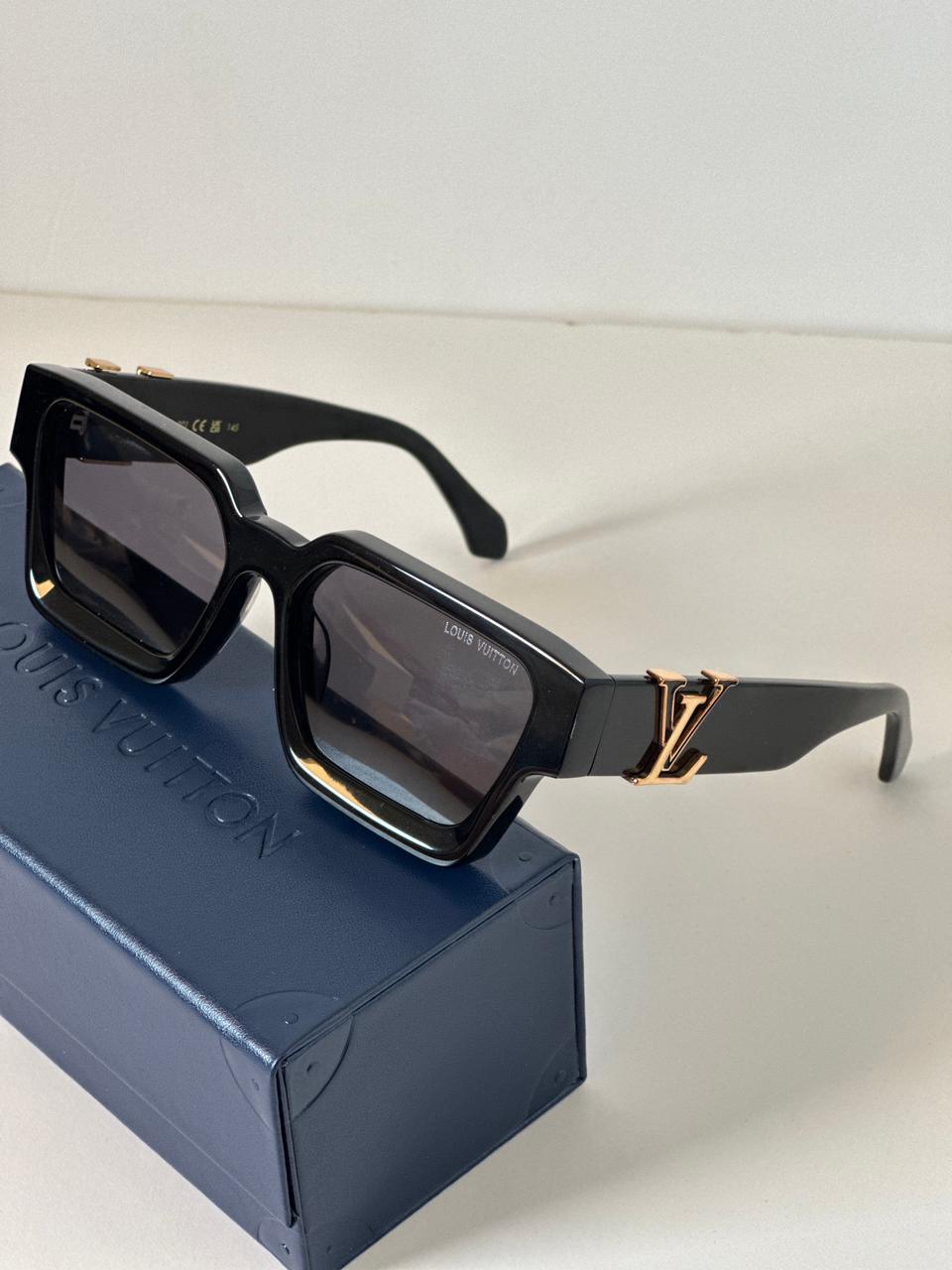 Louis Vuitton Şık Kare Güneş Gözlüğü - Glimmer of Luxury