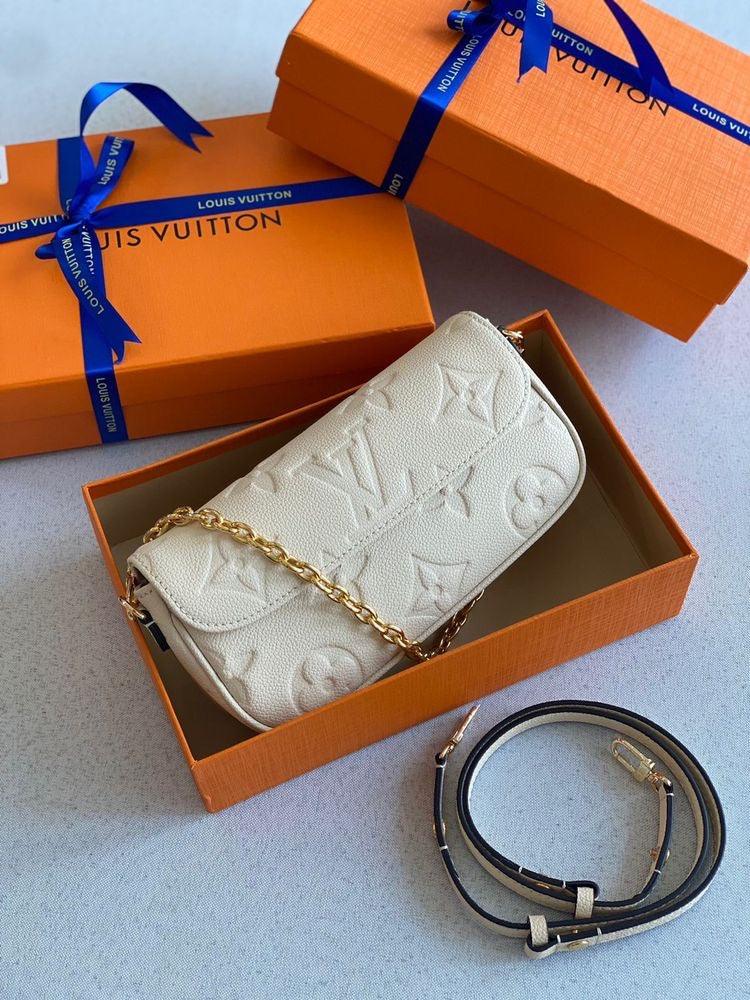 LV Monogram Ivy Cüzdan Zincirli - Glimmer of Luxury