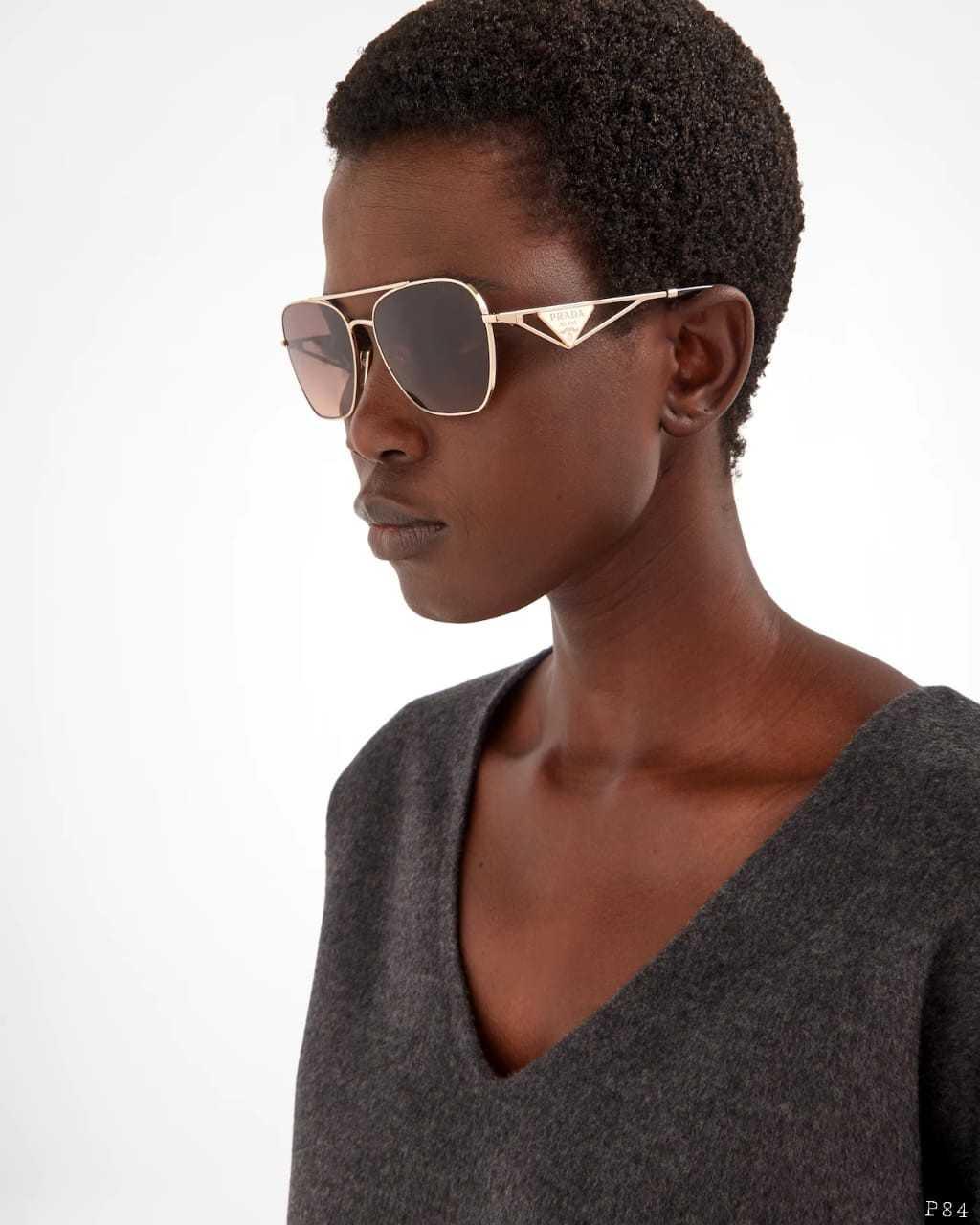 Prada Kadın PR A50S Güneş Gözlüğü - Glimmer of Luxury