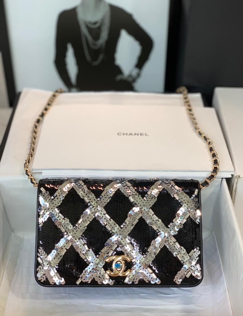 Chanel Pullu Küçük Akşam Çantası Zincir Omuz Çantası