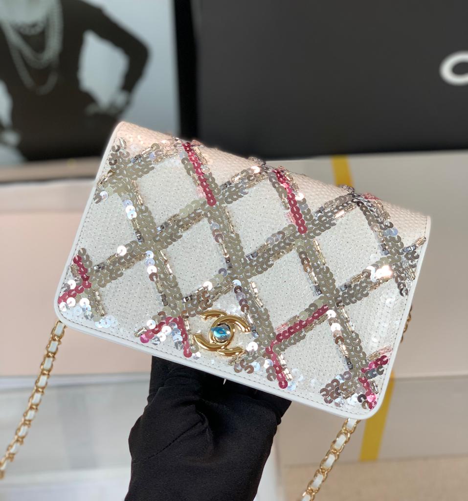 Chanel Pullu Küçük Akşam Çantası Zincir Omuz Çantası
