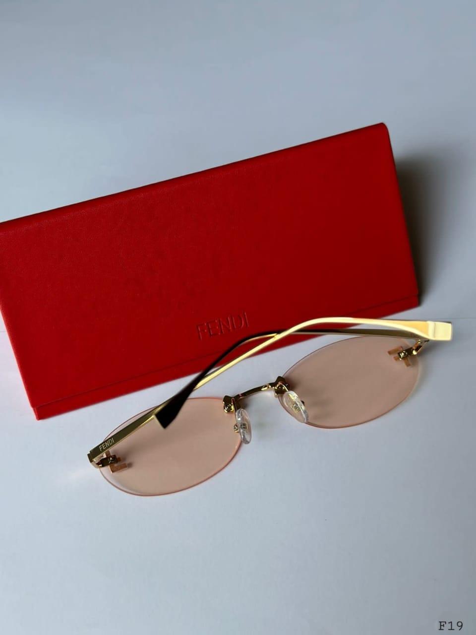 Fendi FIRST FE 4075US 30S Oval Güneş Gözlüğü - Glimmer of Luxury