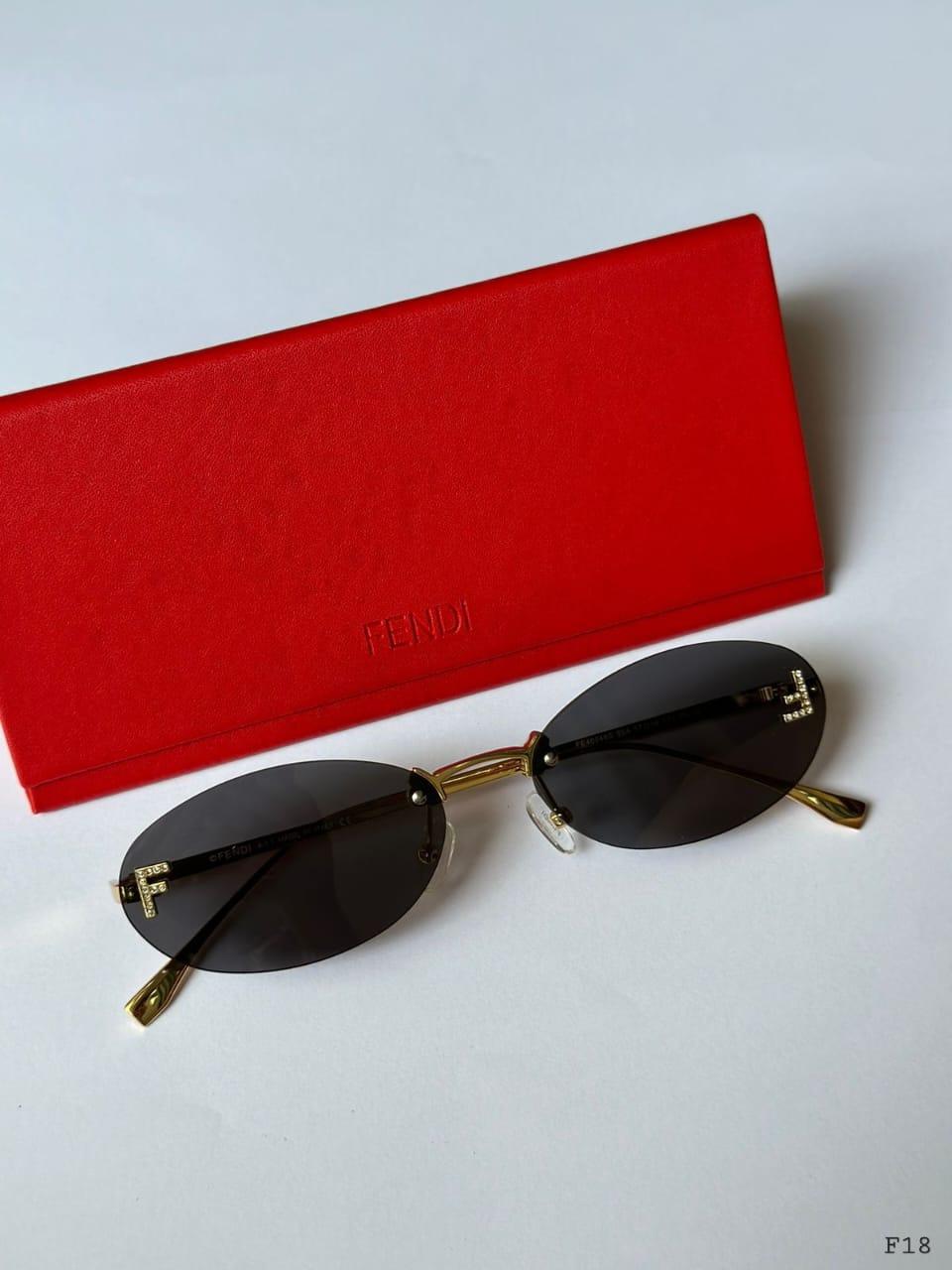 Fendi FIRST FE 4075US 30S Oval Güneş Gözlüğü - Glimmer of Luxury