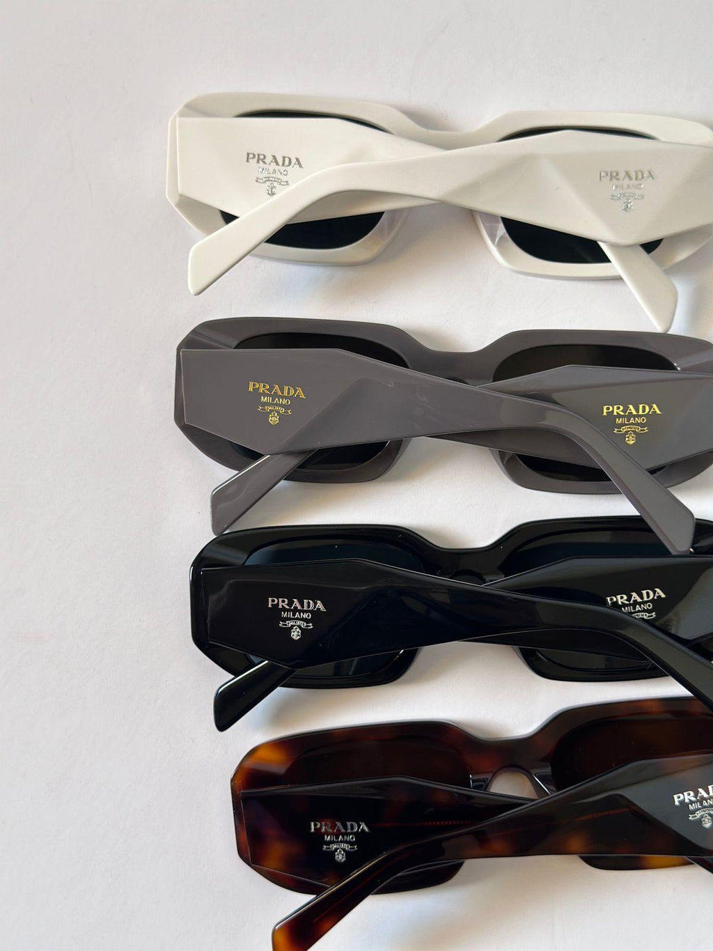 Prada Kadın PR 17WS 1AB5S0 Güneş Gözlükleri - Glimmer of Luxury