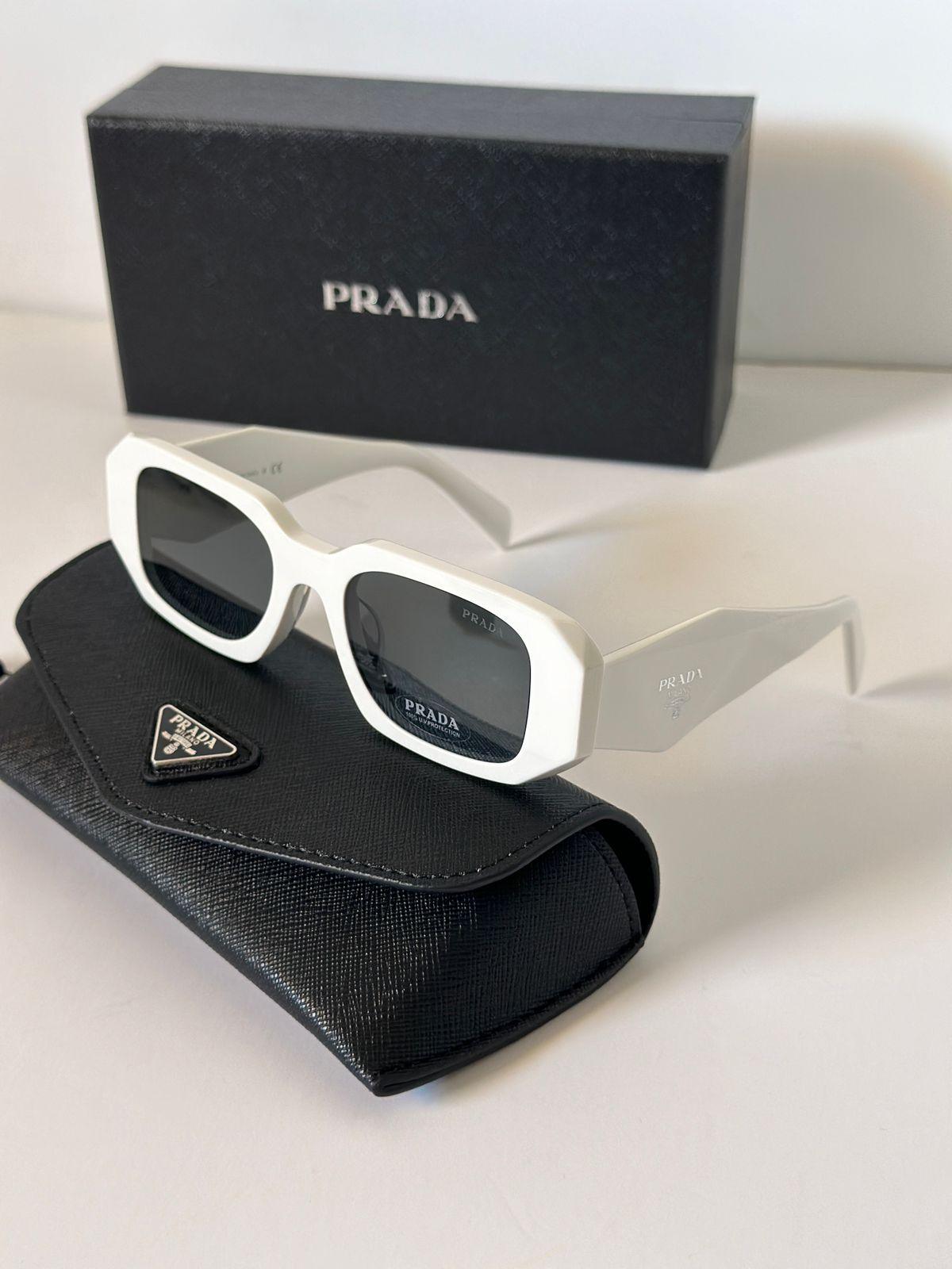 Prada Kadın PR 17WS 1AB5S0 Güneş Gözlükleri - Glimmer of Luxury
