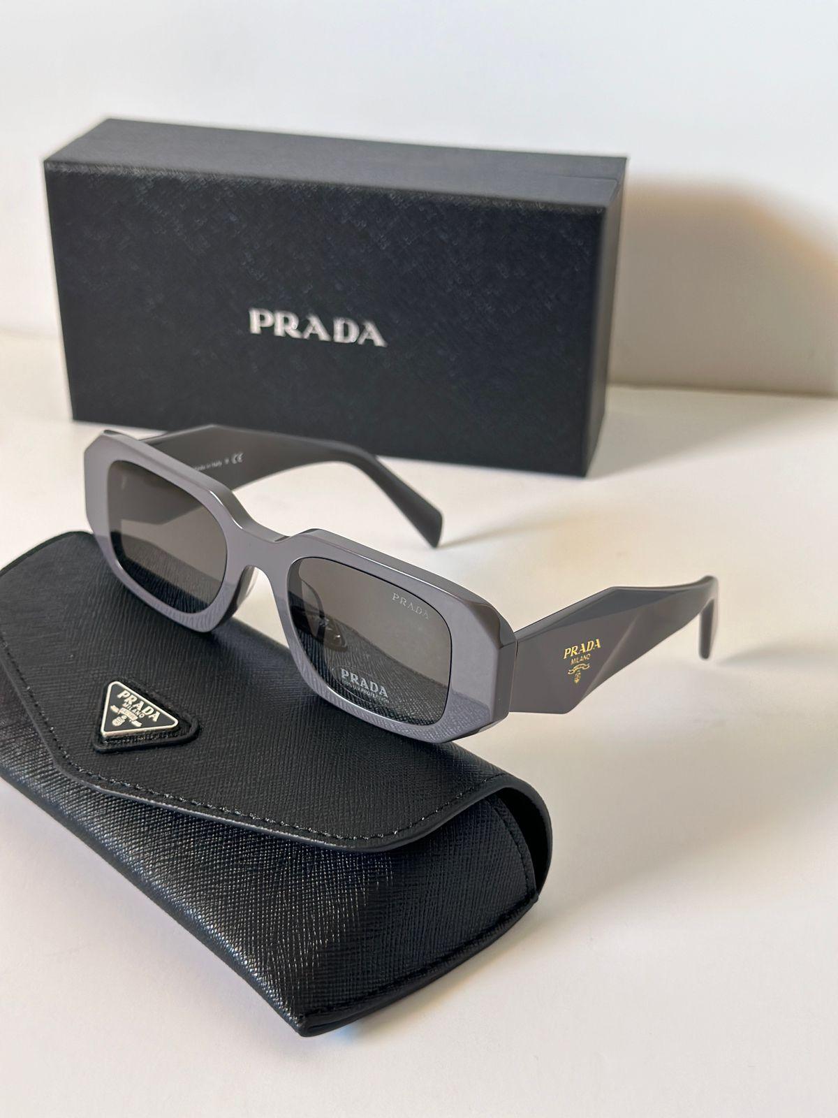 Prada Kadın PR 17WS 1AB5S0 Güneş Gözlükleri - Glimmer of Luxury