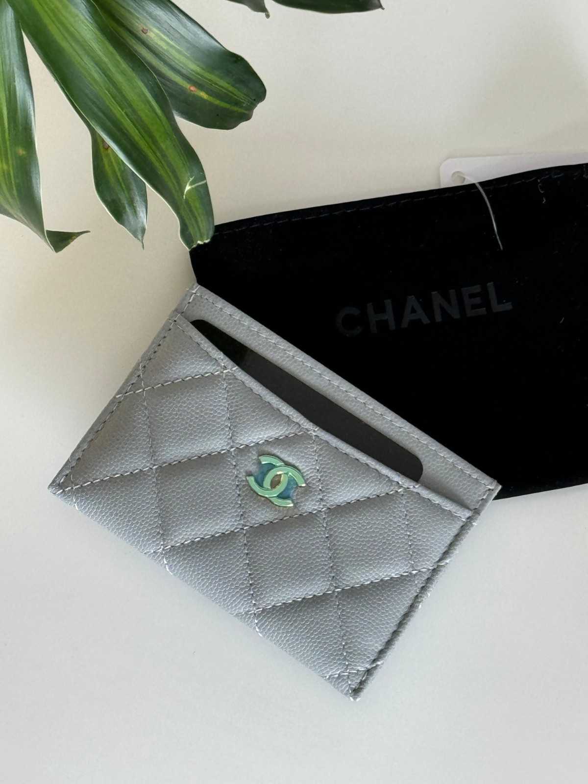 Chanel 19 Card Wallet with CC Logo and Lock