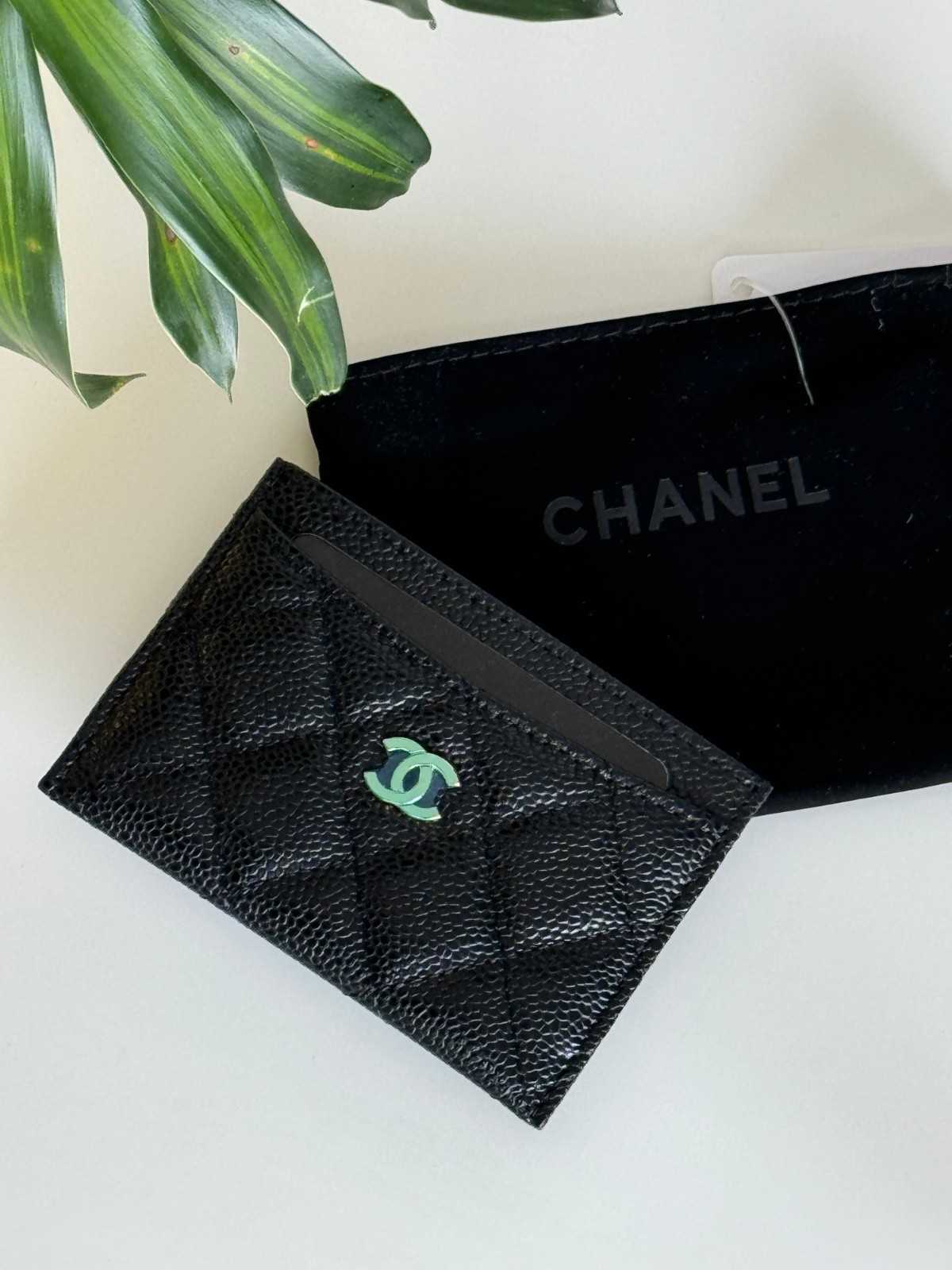 Chanel 19 Card Wallet with CC Logo and Lock