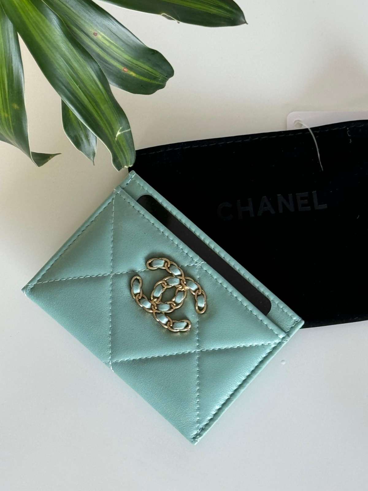 Chanel 19 Kart Cüzdanları CC Logolu