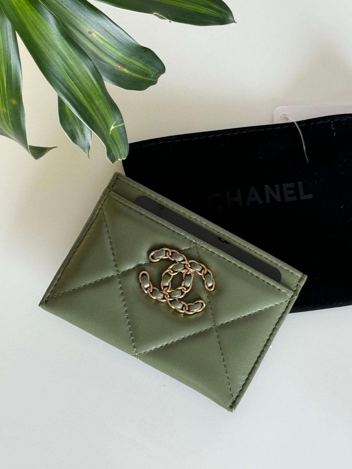 Chanel 19 Kart Cüzdanları CC Logolu